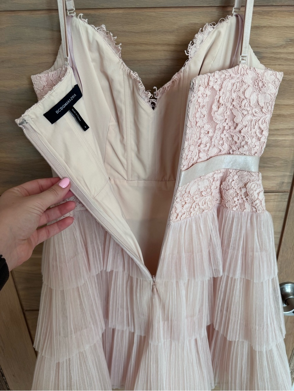 BCBG Blush Pink Lace Tiered Tulle Cocktail Dress Size 6 - Picture 9 of 10